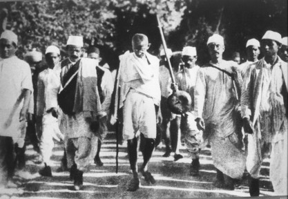 Gandhi-salt-march-1930-1024x708